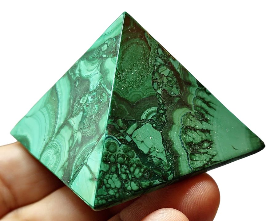 Malachit pyramida 5x4,7cm , váha 59,66g