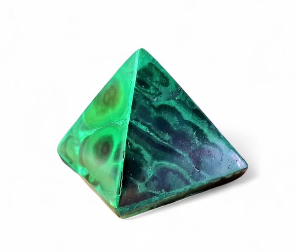 Malachit pyramida 3x3cm , váha 32,41g