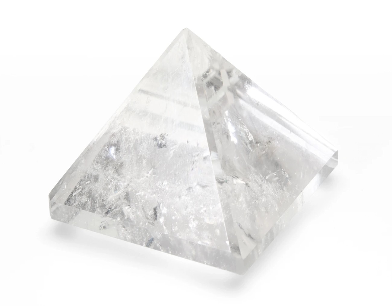 Křišťál pyramida  vel. 4,8 x 3,8 cm ,váha 0,084g