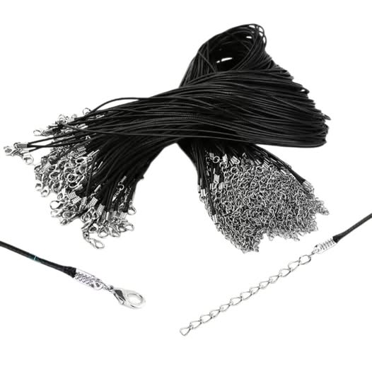 Kůže na krk s karabinkou černá dlouhá