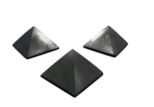Šungit pyramida 3cm leštěná