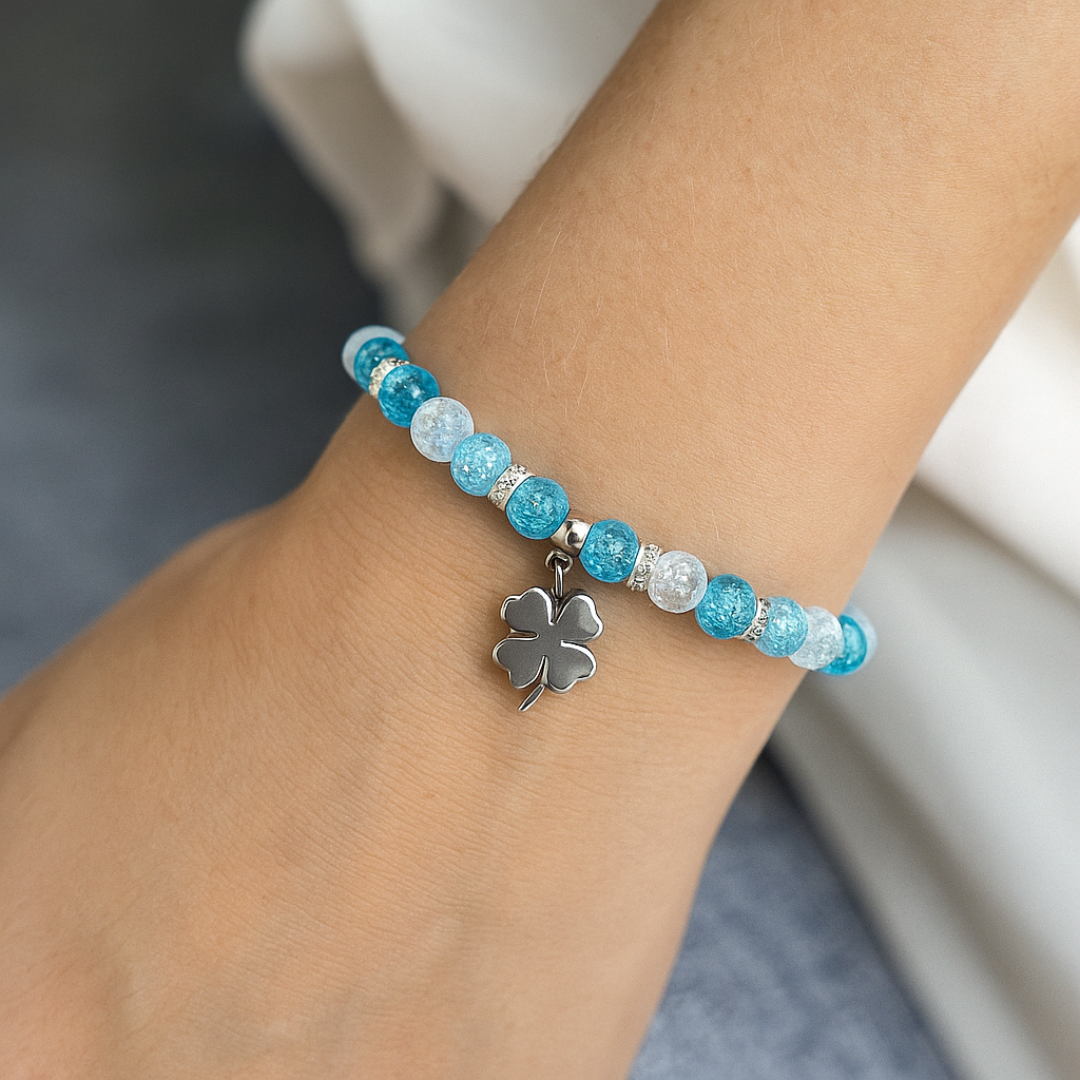 Náramek z pukaného křišťálu – bleděmodrý