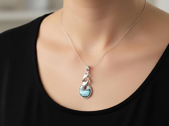 Maorský talisman Koru s perletí Paua č. 1
