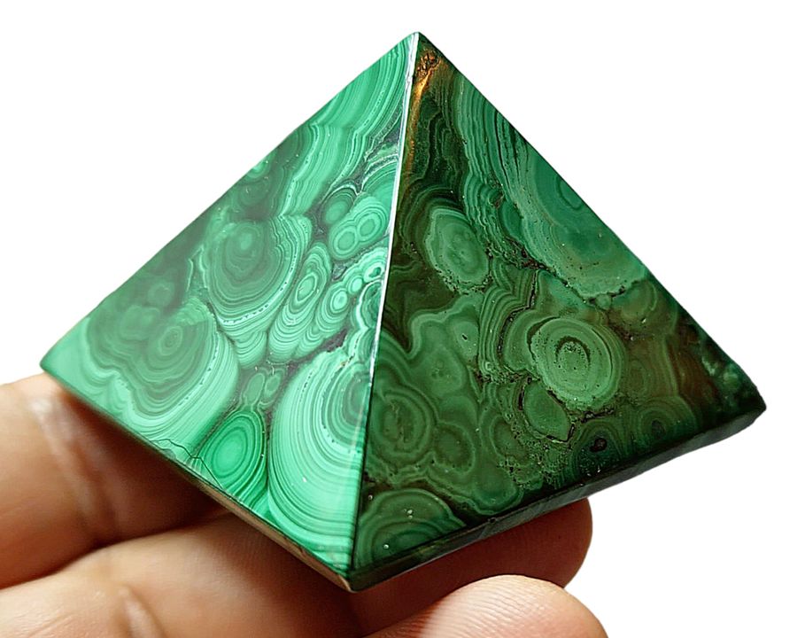 Malachit pyramida 5x4,8cm , váha 82,91g