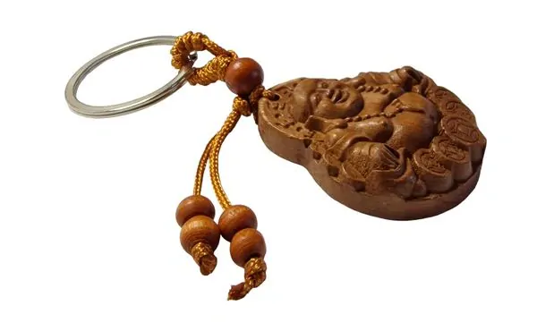 Dřevěný přívěsek Buddha - klíčenka č.1