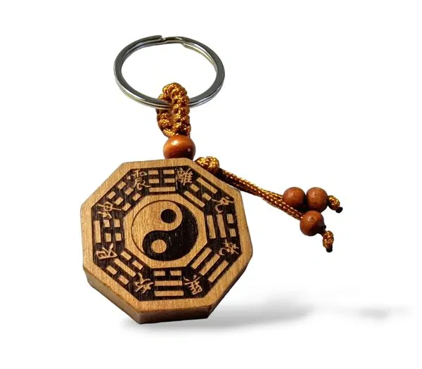 Dřevěný přívěsek Jin Jang - klíčenka 