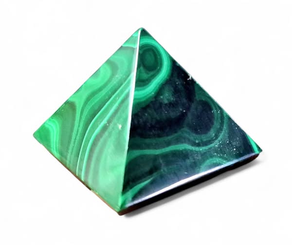 Malachit pyramida 4 x 3,8cm ,váha 50,53g