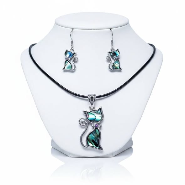 SET Paua: Přívěsek kočička sedící s kůží + náušnice 
