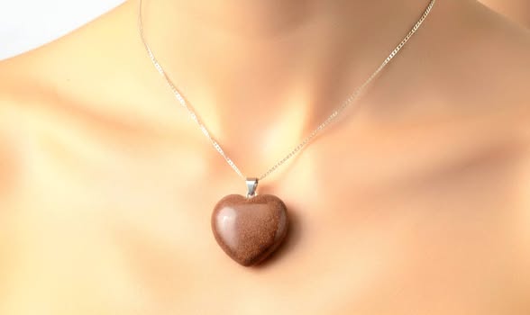 Sluneční kámen hnědý srdíčko velké přívěsek 3cm