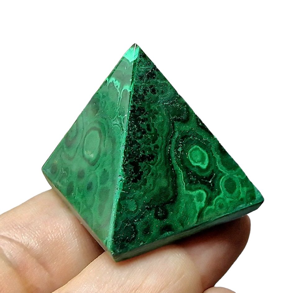 Malachit pyramida 3x3,3cm ,váha 30g