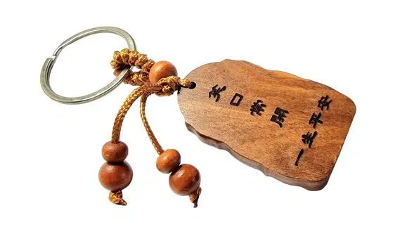 Dřevěný přívěsek Buddha - klíčenka č.5