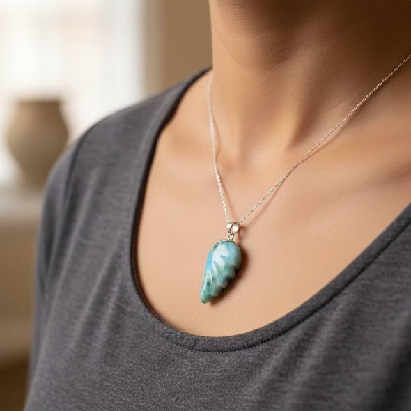Larimar  přívěsek andělské křídlo , váha 5,47g