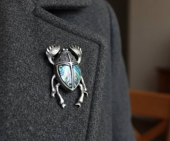 Scarabeus velký brož i přívěsek s perletí Paua