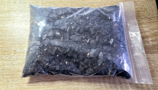 Turmalín skoryl drť 1kg  - doprodej 