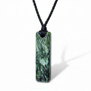 Serafinit vrtaný vel. 4,4 x 1,2 x 0,6 cm, č.3