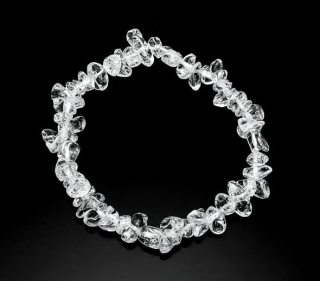 Křišťál náramek sekaný slabý